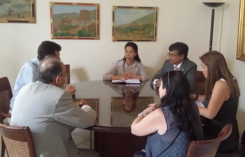 Συνάντηση Δημάρχου Χίου με Πανεπιστημιακούς και Πρέσβη Βιετνάμ
